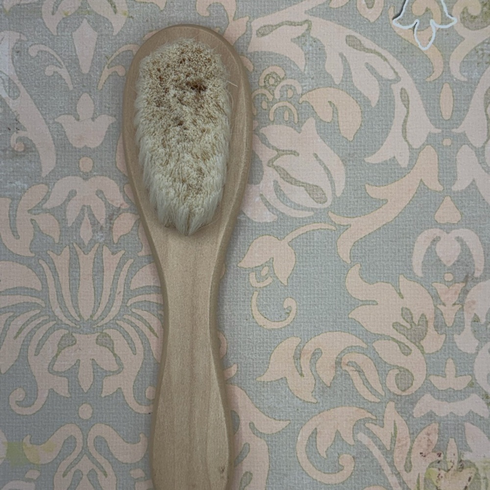 Wooden Body Brush with Natural Bristles - Neutral Tones